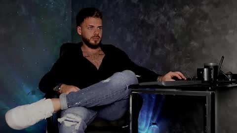 JULiUS   online show from 11-15-25, 08:27