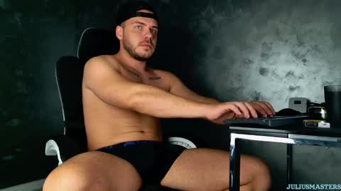 JULiUS   online show from 02-18-26, 09:22