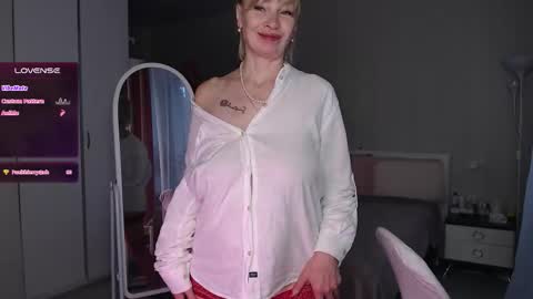 Julia online show from 11-06-25, 05:52