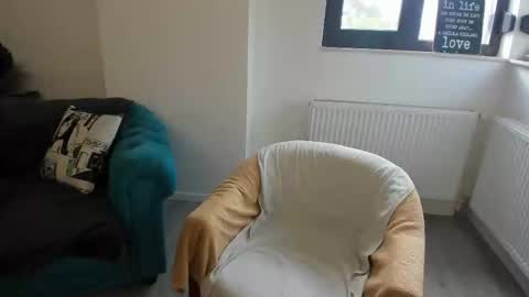 Snapshot of julya_lexa chatting on 10-18-25, 08:15 Julya online show from 10-18-25, 08:15