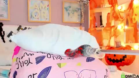  Juliana  online show from 10-27-25, 10:25