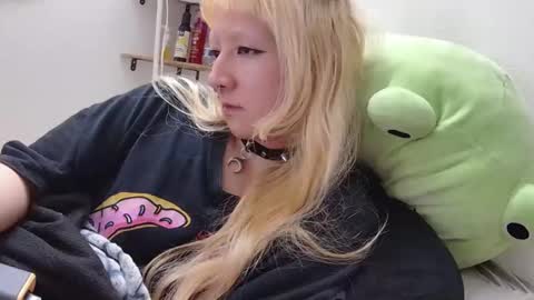 Snapshot of june999bunny chatting on 02-20-26, 06:26 june999bunny online show from 02-20-26, 06:26