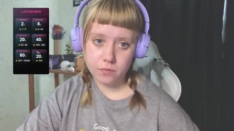 Snapshot of june_shy0 chatting on 09-18-25, 06:48 June online show from 09-18-25, 06:48