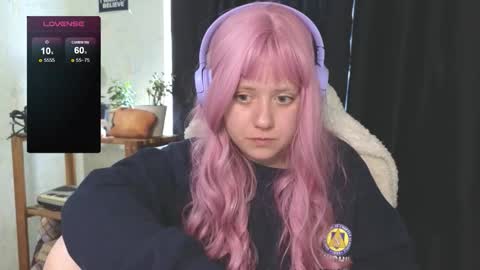 Snapshot of june_shy0 chatting on 09-25-25, 07:12 June online show from 09-25-25, 07:12