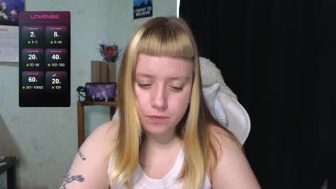 Snapshot of june_shy0 chatting on 10-24-25, 10:44 June online show from 10-24-25, 10:44