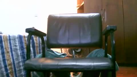 Snapshot of juneandmia chatting on 03-10-25, 08:15 Mia online show from 03-10-25, 08:15