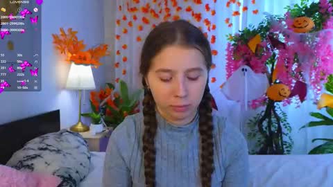 Kate online show from 10-20-25, 09:43