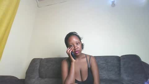 Snapshot of junebeiby chatting on 02-22-26, 09:19 queen online show from 02-22-26, 09:19