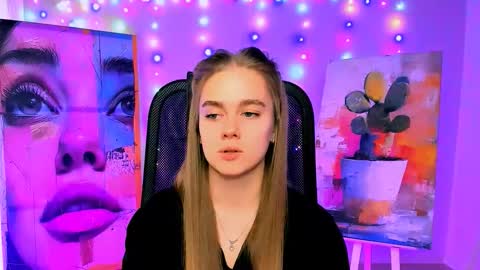 Snapshot of junewoods chatting on 02-10-26, 07:23 junewoods online show from 02-10-26, 07:23