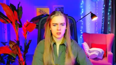 Snapshot of junewoods chatting on 02-23-26, 09:17 junewoods online show from 02-23-26, 09:17