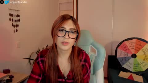 Snapshot of jungleofpandas chatting on 01-10-25, 01:53 Call me Sussy  online show from 01-10-25, 01:53