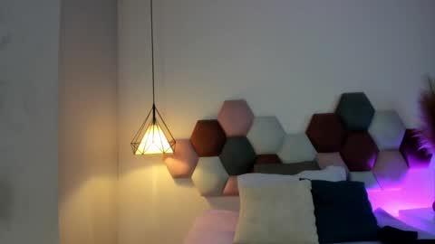 Jupiter Fox online show from 12-31-24, 11:42