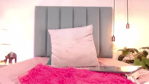 Jupiter Fox online show from 01-23-25, 05:42