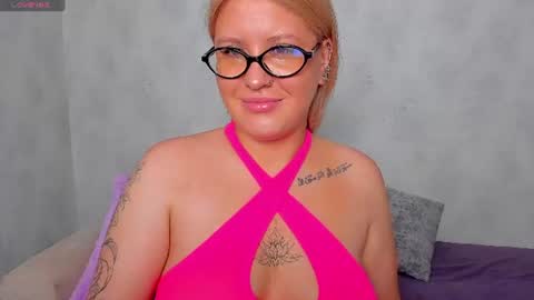 Snapshot of just_alex__ chatting on 08-01-26, 01:16 Alex Alexandra online show from 08-01-26, 01:16