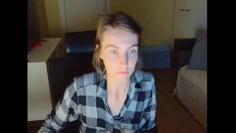 Snapshot of just_be_here chatting on 09-08-25, 08:08 Dary online show from 09-08-25, 08:08