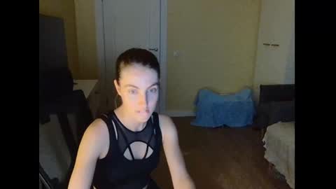 Snapshot of just_be_here chatting on 10-18-25, 09:15 Dary online show from 10-18-25, 09:15