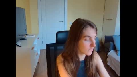 Snapshot of just_be_here chatting on 11-13-25, 01:10 Dary online show from 11-13-25, 01:10