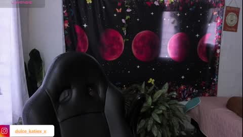 Snapshot of just_katiex chatting on 01-16-25, 10:12 Sofia online show from 01-16-25, 10:12