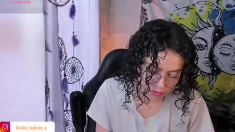 Snapshot of just_katiex chatting on 02-17-25, 10:25 Sofia online show from 02-17-25, 10:25