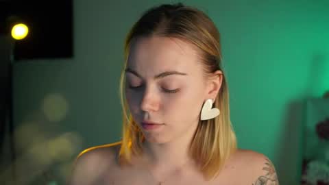 Snapshot of justbarbie chatting on 02-09-25, 09:28 Alexa online show from 02-09-25, 09:28