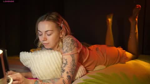 Snapshot of justbarbie chatting on 02-25-25, 09:46 Alexa online show from 02-25-25, 09:46