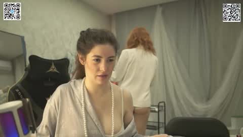 Snapshot of justbarbie chatting on 11-22-25, 12:37 Alexa online show from 11-22-25, 12:37