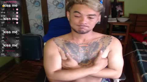 Snapshot of justcallmekarl chatting on 12-04-25, 05:28 Karl online show from 12-04-25, 05:28