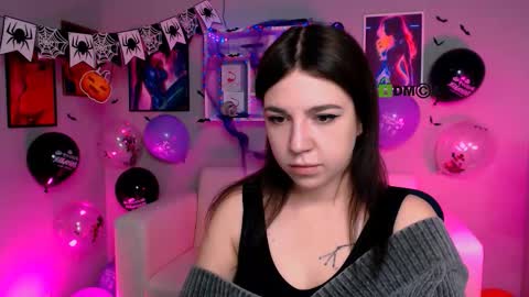 Snapshot of justcamila_ chatting on 10-21-25, 11:44 justcamila online show from 10-21-25, 11:44