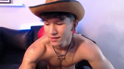 Snapshot of justin_andrew2 chatting on 10-31-25, 09:05 JUSTIN ANDREW online show from 10-31-25, 09:05