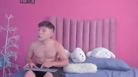 JUSTIN Y JAZMIN online show from 12-17-24, 09:27