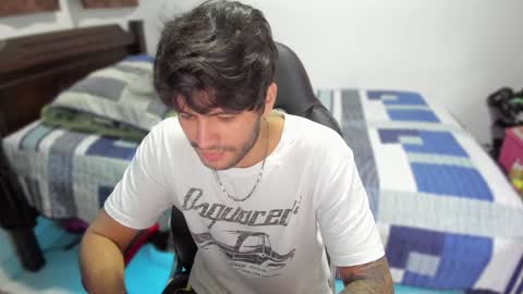 Snapshot of justin_stark1 chatting on 01-08-25, 12:06 Diego online show from 01-08-25, 12:06