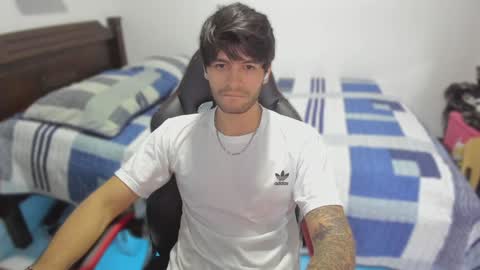 Snapshot of justin_stark1 chatting on 02-04-25, 11:27 Diego online show from 02-04-25, 11:27