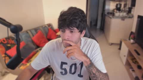 Snapshot of justin_stark1 chatting on 10-06-25, 10:18 Diego online show from 10-06-25, 10:18