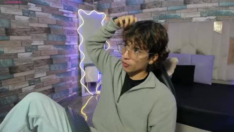  justin  online show from 04-12-26, 11:37