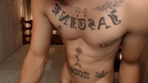 Snapshot of justine_hunk chatting on 06-12-26, 06:01 justine_hunk online show from 06-12-26, 06:01