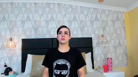 Justine online show from 12-17-25, 07:47