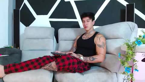 justinfuller_31 online show from 11-30-25, 02:21