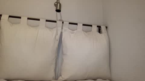 Snapshot of justmeandyou00 chatting on 11-26-25, 06:42 justmeandyou00 online show from 11-26-25, 06:42