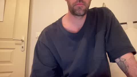 justmeandyou00 online show from 02-02-26, 04:06