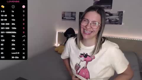 Julie online show from 11-22-25, 05:12