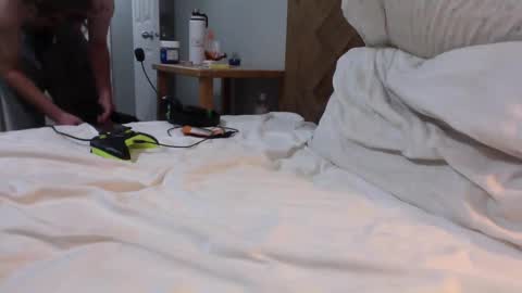 Snapshot of jwill10000 chatting on 09-18-25, 01:18 J and Sugar snap pea online show from 09-18-25, 01:18