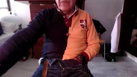 Snapshot of kaarmaa chatting on 11-23-25, 11:21 kaarmaa online show from 11-23-25, 11:21