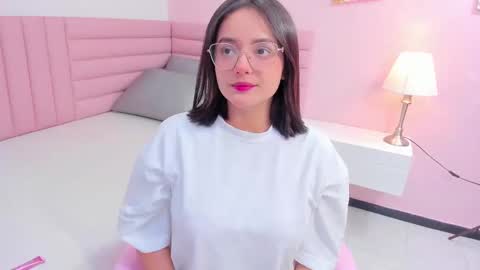 Kyelie online show from 10-15-25, 07:47