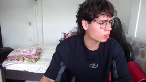 Snapshot of kafer_1022 chatting on 11-29-25, 07:28 kafer online show from 11-29-25, 07:28