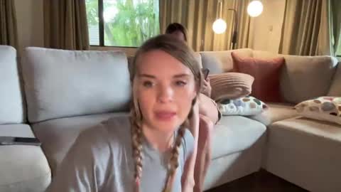 Snapshot of kaileeshy chatting on 03-02-25, 02:41 Kailee Smile online show from 03-02-25, 02:41