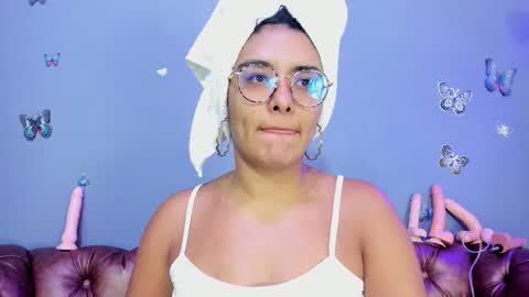 kaira_mosse_ online show from 11-02-25, 09:44