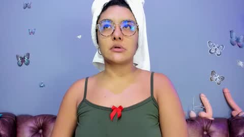 kaira_mosse_ online show from 11-21-25, 11:42