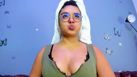 kaira_mosse_ online show from 12-17-25, 11:38