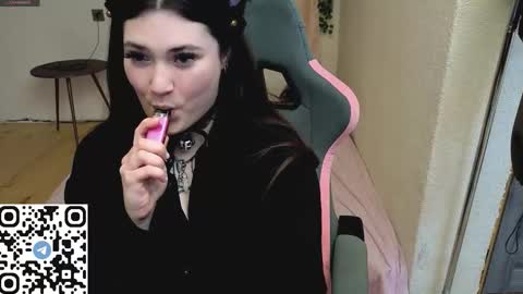 Kessy online show from 10-28-25, 10:52