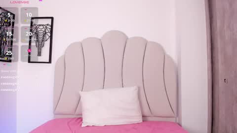 Snapshot of kaity_layne chatting on 02-09-25, 07:27 Kaity Lane online show from 02-09-25, 07:27